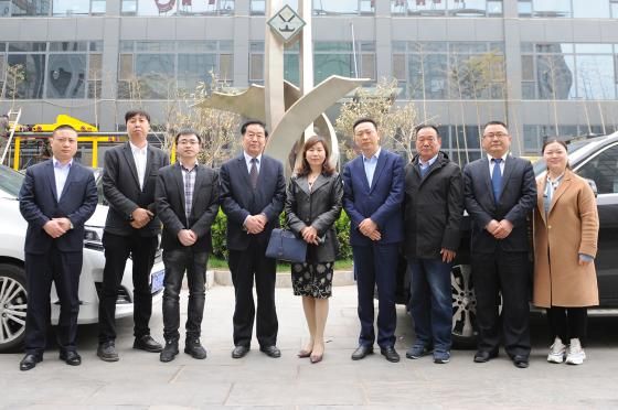  合作共贏｜河南礦山與萬(wàn)郡綠建簽署戰(zhàn)略合作協(xié)議